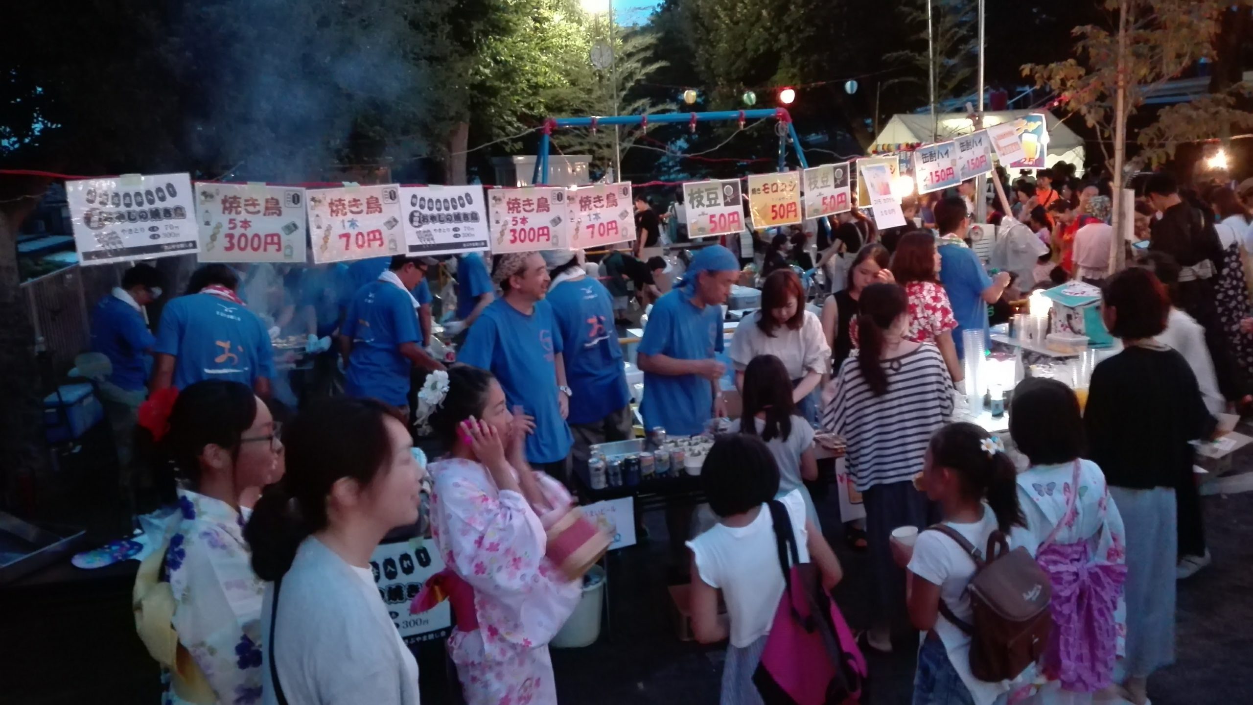 やってきました夏の風物詩「盆踊り大会」！
今年は毎年恒例の西松本町内会に大谷町内会を加え二週連続で出店しました。